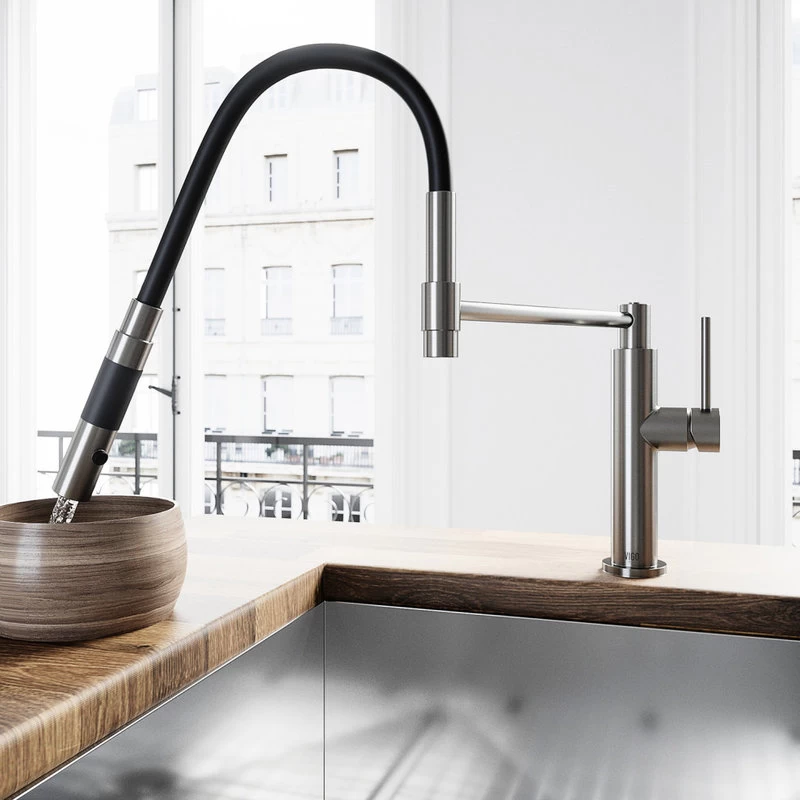 VIGO Norwood Magnetic Spray Kitchen Faucet - Image 5