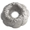 Nordic Ware Platinum Bakeware Autumn Wreath Bundt Cake Pan