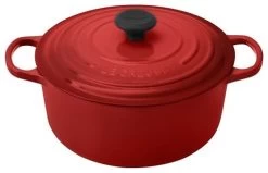 Le Creuset Signature Oven 5.5-Quart Oven, Cherry