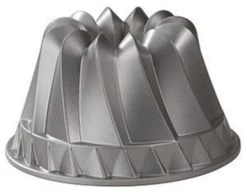 Nordic Ware Platinum Bakeware Kugelhopf Bundt Cake Pan