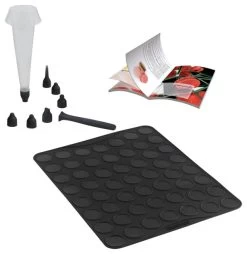 Mastrad Charcoal Macaron Kit